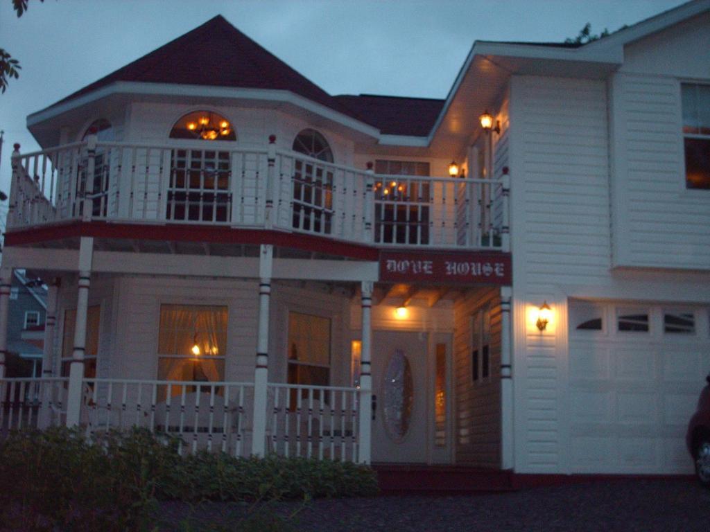 Dove House Bed & Breakfast Harboursideノースシドニー エクステリア 写真